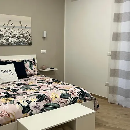 לינה וארוחת בוקר Midnight Sun Vietri