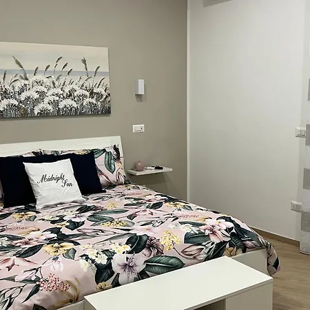 לינה וארוחת בוקר Midnight Sun Vietri